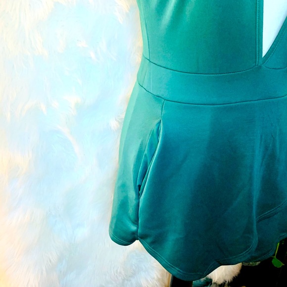 Charlotte Russe Deep V-neck Plunge Romper Size M - Picture 3 of 7